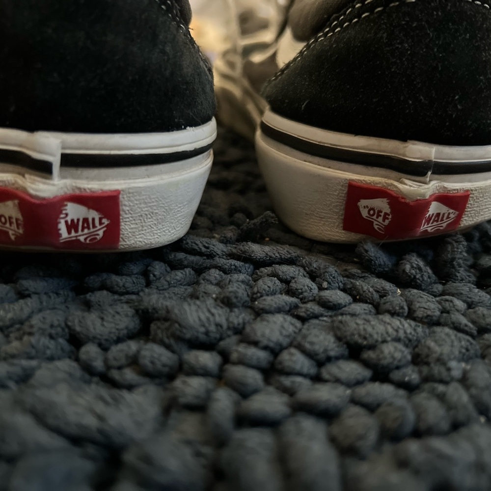 Vans - Picture 2 of 3